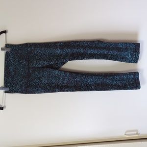 Lululemon Wunder Under Crop (Hi-Rise) (Full-On Luxtreme 21") - Size 2